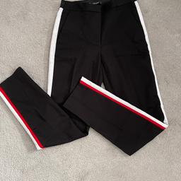 Zara Basic Black Trousers With White And Red Side Stripe Womens Uk 6.

The trousers have been worn but are in great condition. I also have Zara Basic Black Trousers With different coloured stripes x

#Zaratrousers #sidestriptrousers #zarabasic #zarabasictrouser