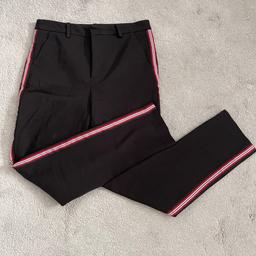 Zara Basic Black Trousers With White And Red Side Stripe Womens XS. 

The trousers have been worn but are in great condition. I also have Zara Basic Black Trousers With different coloured stripes x

Please not colours may appear slightly different in photos x