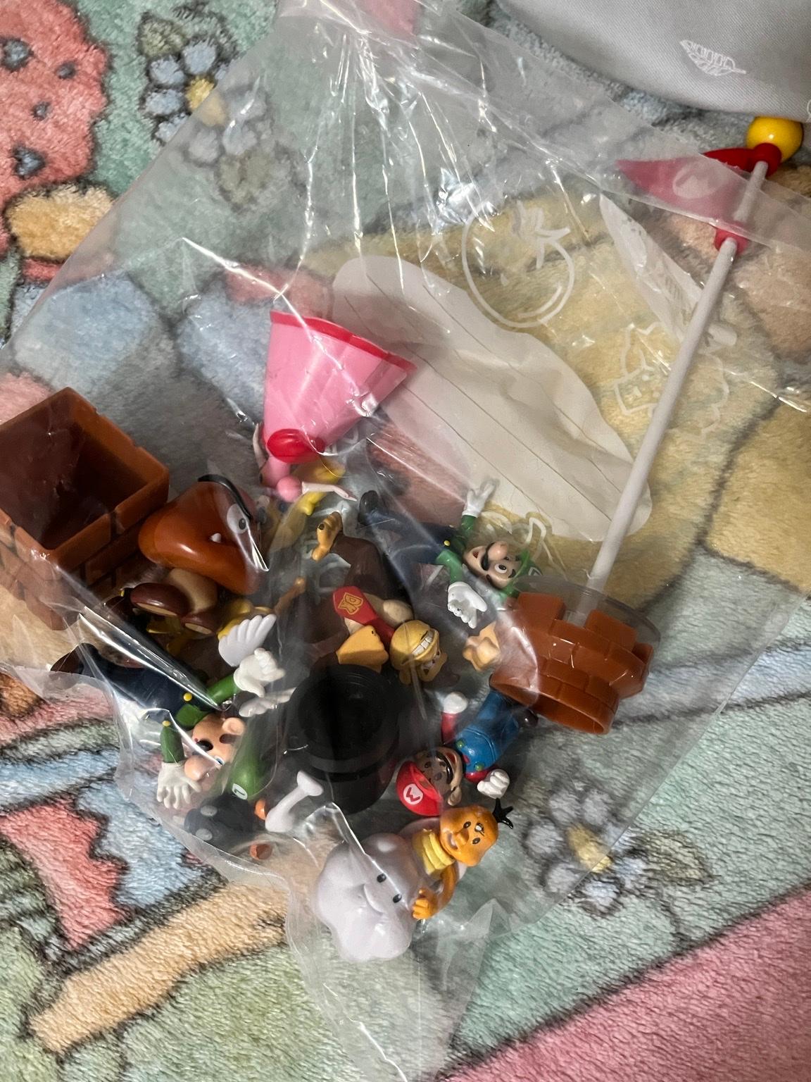 Super Mario Figuren in 6971 Marktgemeinde Hard für gratis zum Verkauf ...