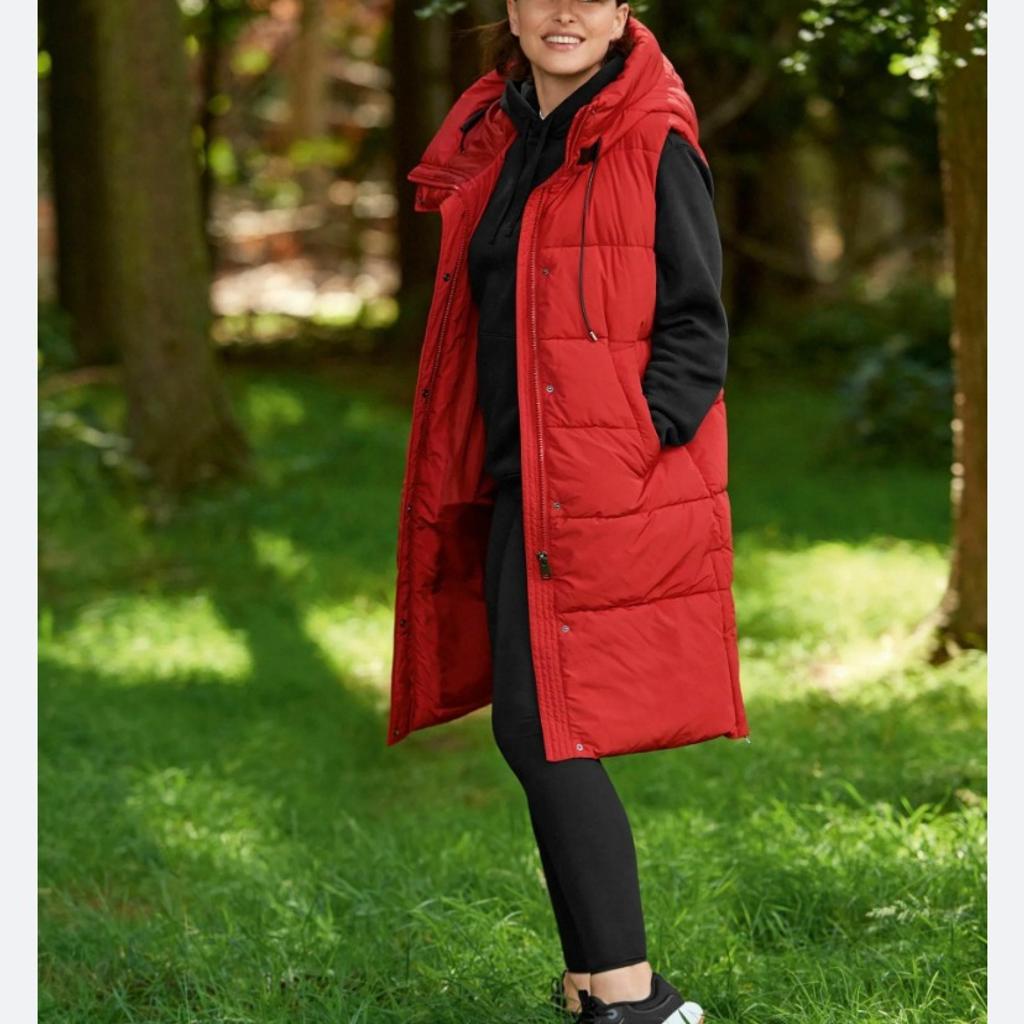 Emma Willis sold out everywhere
brand new red gilet @ Next
with tags in packaging - as new as can be

size 12 Tall
so extra longer length

ALL ITEMS FROM A SMOKE PET AND ODOUR FREE HOME
CHECK OUT MY OTHER LISTINGS LOADS FOR SALE - ALSO ON FACEBOOK WITH OVER 800 LISTINGS