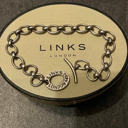 Links London chunky silver bracelet, nice item, fully hallmarked, surface wear commensurate with age and use. Box not included. PLEASE PAY ATTENTION TO PHOTOS. Used items so may have signs of wear or defects. Please see all photos as is part of description, post and combine items. No returns.