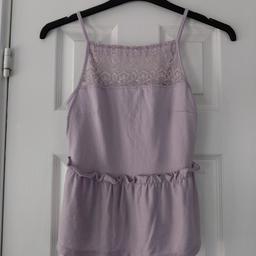 miss Selfridge lilac vest strappy top.
size 8
adjustable straps

collection or delivery