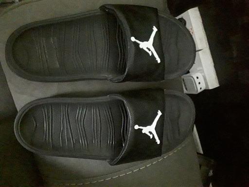 Buy & Sell Kent Medway - Kent - Photos for JORDAN SLIDERS SIZE 5.5
