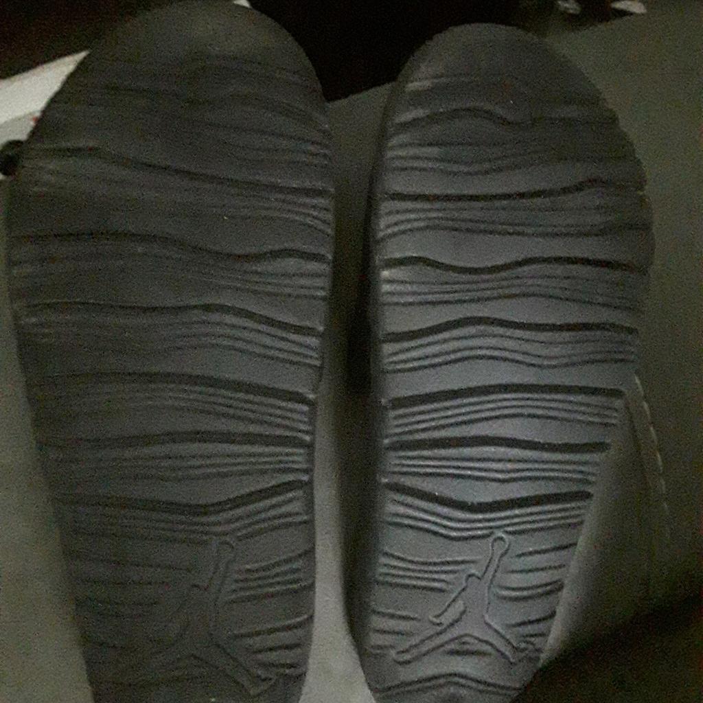 Selling a pair of Jordan Sliders, Size 5.5,Only worn couple of times, from smoke and Pet free home.NO OFFERS PLEASE NO HOLDING.