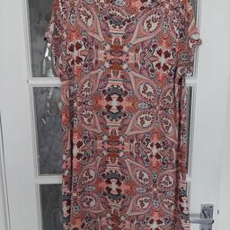 TUNIC LOVELY WARM COLOURS GO WITH ANYTHING..SHORT SLEEVES..NICE LENGTH..TOO MANY CLOTHES GOTTA GO..BARGAIN PRICES..