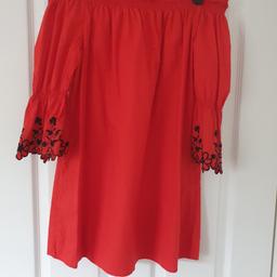 Women's Red Off-The-Shoulder Dress.
Matalan (Papaya), Size 12.
Ideal for holiday.
Worn once.
Collection only.