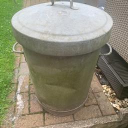 Full sized vintage dust bin with galvanised lid no hole in great condition