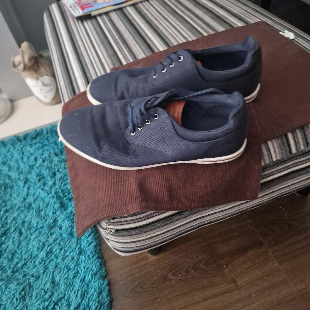 Good condition canvas shoes from zara size,e 43