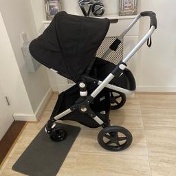 Bugaboo lynx pushchair 
Suitable from 6 months
Footmuff included
Good condition