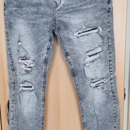 Black Squad Jeans in Größe 33/30 (M/L) Kaum getragen, wie neu, ohne Porto.