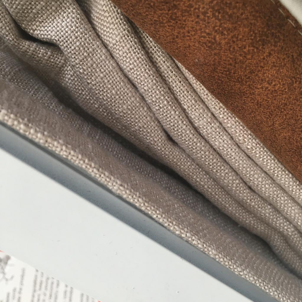 PRICED LESS THAN HALF PRICE - READ THE DESCRIPTION -
2 SIZES AVAILABLE - SIZE 1 FOR £35 SIZE 2 FOR £45 OR TAKE BOTH FOR £65
NEW IN PACKAGING
QUALITY FABRIC - WELL MADE LOVEY ROMAN BLINDS FROM NEXT
BLACKOUT - BROWN SUEDE - MINK
2 SIZES AVAILABLE
£35 120 X 160CM
AND £40 EACH 150 X 160 CM

CHECK OUT MY OTHER LISTINGS