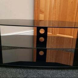 Tv stand
In good  condition 
Width 1 meter, height 45cm, depth 42cm


Collection or free delivery in Blackburn