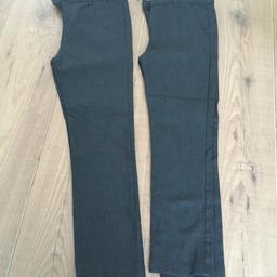 Boys grey school trousers x 2.
Age 8-9

Used but very good condition

Collection only