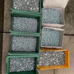 Job lot
About 11500 screws+7000 nuts
M6x20mm button head torx cap screws and nuts
M6x16mm torx flanged button screws six lobe and nuts
Collection only