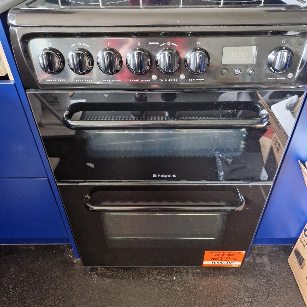 Piano Cottura Ad Induzione Ad Incasso In Vetro Nero HQ2260SNE Hotpoint