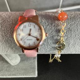 Ladies Watch and bracelet set 
Peach colour 
Lovely gift 
New in box