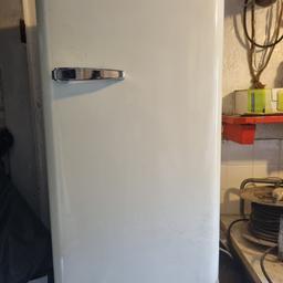 this is fridge used but good  condition excellent fully work neat  clean  see pic any  question ask me now quick  sale (36 Inches hight  20 Inches wide)