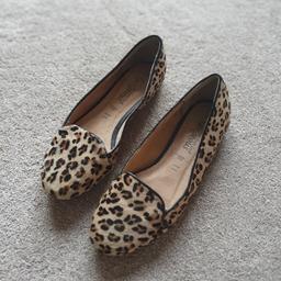 Leopard print ballet pumps. Adult size 3.
Never worn, Excellent conditon.
Smoke and pet free home.
Collection from B90.
Can be delivered for extra fee.