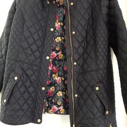 joules marine navy jacket brought took labels of but never worn beautiful jacket lovely colourful lining size 20.
no post only pick up from SE3
no offers