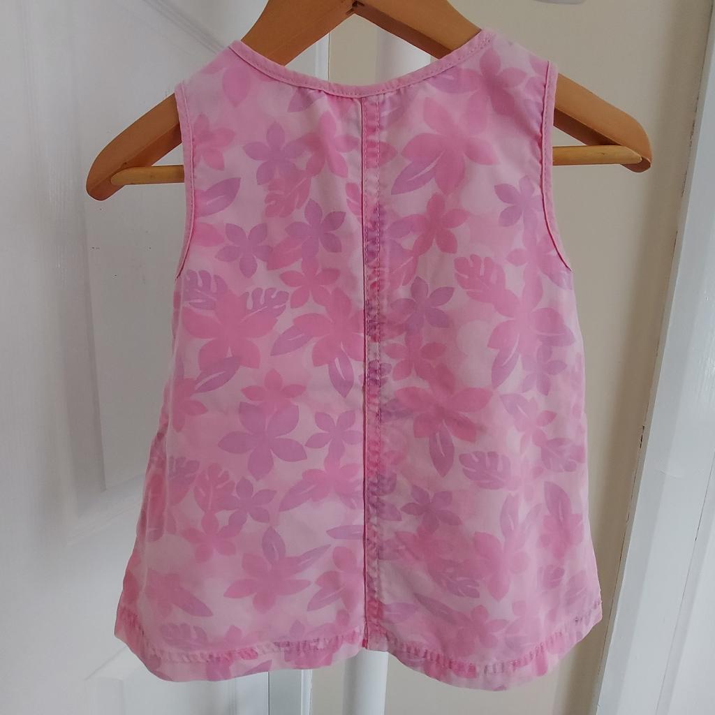 Dress " Babble Boom "

Paradise Island Debenhams

 With Pockets

Pink Multi Colour

Good Condition

Actual size: cm

Length: 36 cm from shoulders

Length: 24 cm from armpit side

Shoulder width: 19 cm

Volume hands: 23 cm

Breast volume: 50 cm – 52 cm

Volume waist: 57 cm – 58 cm

Volume hips: 61 cm – 62 cm

Age: 3 – 6 Months,

Height: 68 cm, Weight: 17 ½ lbs-8 kg

100 % Cotton

Made in China