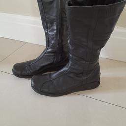 A handy pair of black leather boots from Clark's. not worn very much at all. The zips are in good working order.
Size 7