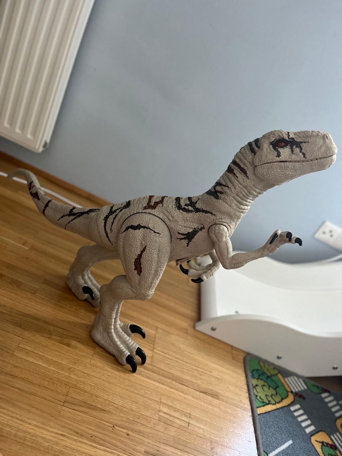 Jurassic World Dinosaurier-Figur 93 cm groß in 6020 Innsbruck für € 25