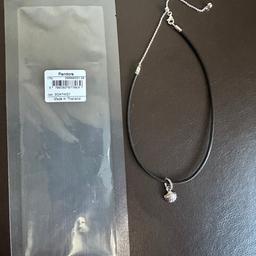 *** CASH ON COLLECTION ONLY ***
THURNSCOE

Brand New.
Took out to look at it.
But never used.

Size:- 38cm/15inchs.

Sterling Silver.
Leather.
Cubic Zirconia.

Cost £50.

NO PAYPAL
NO DELIVERY
NO POSTING