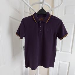 Shirt“M&S” The Authentic Work wear

Dark Purple Mix Colour

Good Condition

Actual size: cm

Length: 54 cm front

Length: 55 cm back

Length: 37 cm from armpit side

Shoulder width: 33 cm

Sleeves length: 17 cm

Volume hands: 31 cm

Breast volume: 77 cm – 78 cm – actual size,
Chest: 28 ½ in (UK) Eur 72 cm – on the label.

Volume waist: 77 cm – 78 cm

Volume hips: 78 cm – 80 cm

Age: 9/10 Years, Height: 55 in,140 cm

100 % Cotton

Exclusive of Trimmings

Made in Bangladesh