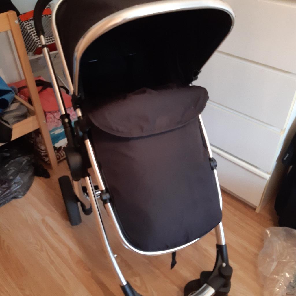 Mothercare 3 in 1 pram, car seat, raincover in M6 Salford for £110.00