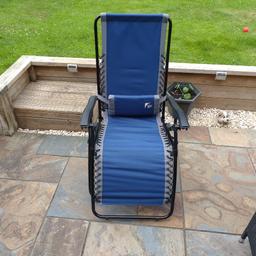 reclining chair. can be used upright or reclining in very nice condition. good for getting a tan