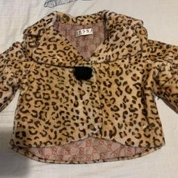 Girls poncho coat, size:3-4years