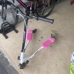 Kids scooter
Folds up
Good condition