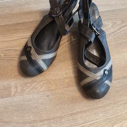 Sandalen mit Keilabsatz-neu- in Größe 38, Farbe: grau, versand gegen Aufpreis möglich