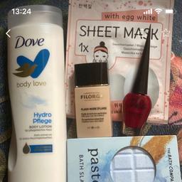 -Dove Bodylotion Hydro pflege
-Filorga Flash nude fluid (nude beige)
-Korean face sheert mask
-Provocater nagellack ( rot)
-Bathcompany pastel bath slab
Neuwertig , teilweise nur getestet