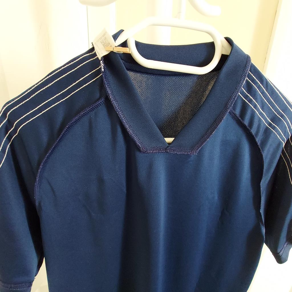 T-Shirt „Adidas“Clima Cool

 Dark Blue Mix Colour

Good Condition

Actual size: cm

Length: 69 cm

Length: 42 cm from armpit side

Length sleeves: 35 cm from the neck

Volume hand: 46 cm from the neck

Volume bust: 92 cm – 98 cm

Volume waist: 92 cm – 98 cm

Volume hips: 92 cm – 98 cm

Size: S (UK) Eur S , US S

Main Material: 51 % Polyester
 49 % Polyester (Recycled)

Mesh Part: 100 % Polyester (Recycled)

Made in Cambodia