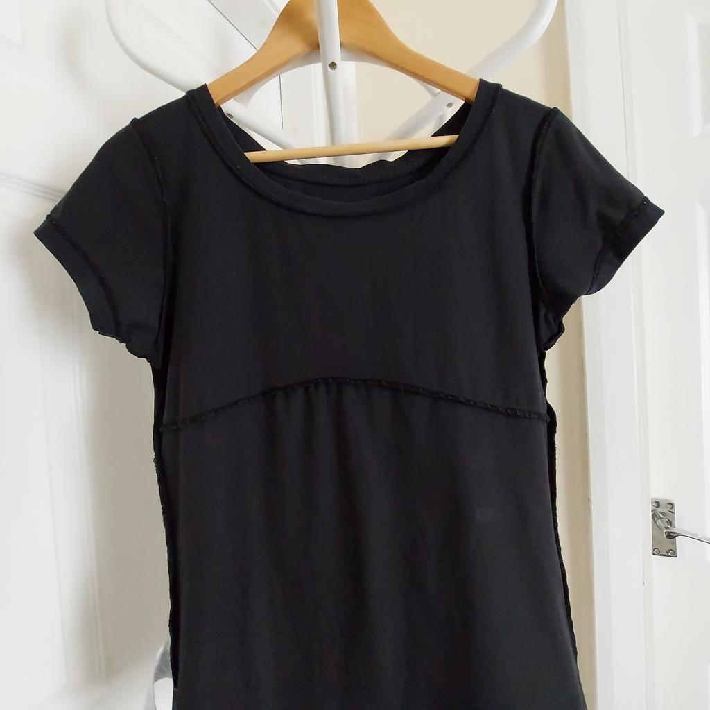 Blouse"Nike" Dri-Fit Training

Black White Colour

 Good Condition

Actual size: cm

Length: 63 cm from shoulders

Length: 43 cm from armpit side

Shoulder width: 37 cm

Sleeve length: 13 cm

Volume hands: 36 cm

Volume bust: 90 cm – 92 cm

Volume waist: 77 cm – 78 cm

Volume hips: 80 cm – 90 cm

Size: M,12/14 (UK) Euro M, 40/42, F 42/44

62 % Cotton
33 % Polyester
 5 % Elastane

Exclusive of Decoration

Made in Indonesia