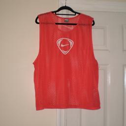 T-Shirt"Nike"

Red Colour

New Without Tags

Actual size: cm and m

Length: 70 cm

Length: 34 cm from armpit side

Shoulder width: 43 cm

Volume hands: 67 cm

Volume bust: 1.25 m – 1.39 m

Volume waist: 1.27 m – 1.40 m

Volume hips: 1.27 m – 1.41 m

Size: L/XL ( UK )

100 % Polyester

Exclusive of Decoration

Made in Thailand