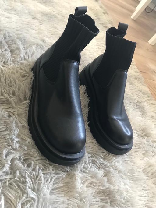 Buy & Sell Essex Thurrock - Essex - Photos for Black fashion ankle boots