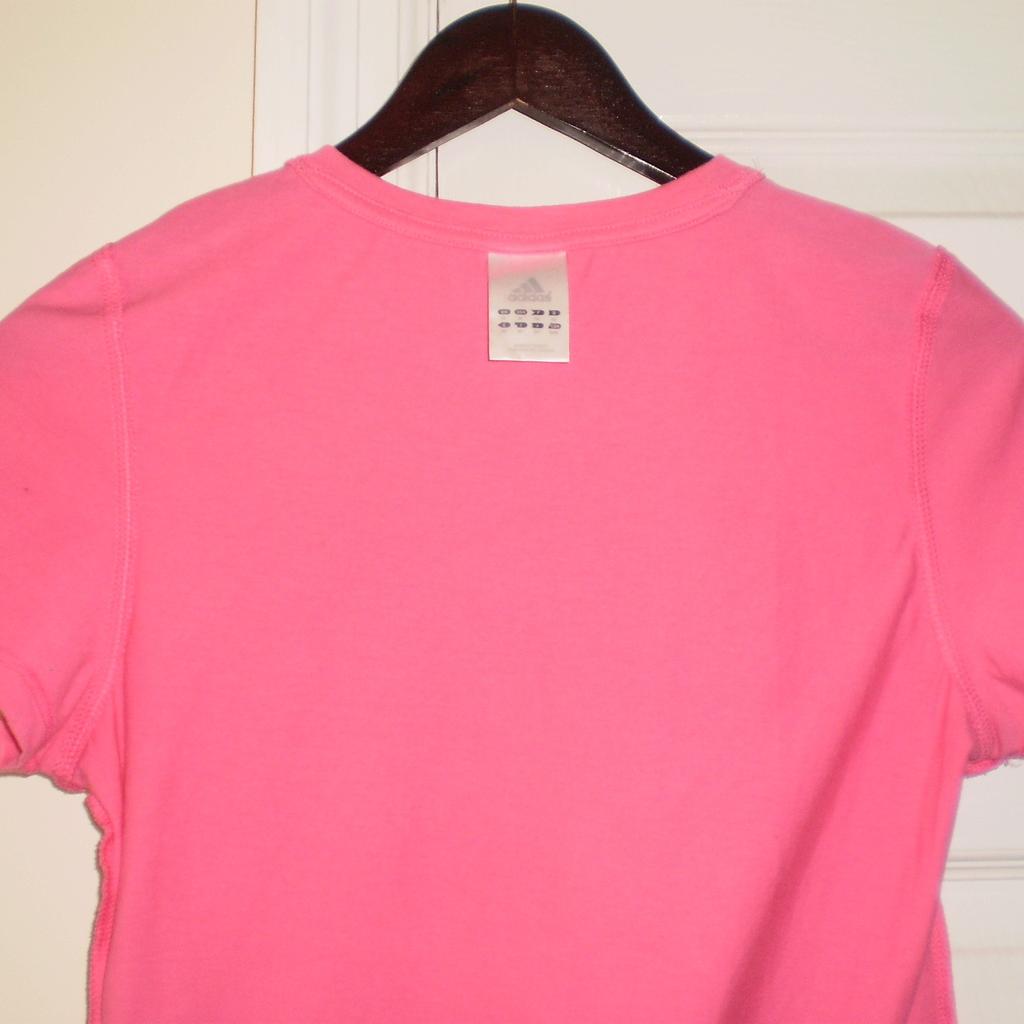 T-Shirts "Adidas" London 2012 Olympic Village

Pink Colour

 Good Condition

Actual size: cm

Length: 60 cm

Length: 36 cm from armpit side

Shoulder width: 34 cm

Length sleeves: 17 cm

Volume hands: 41 cm

Volume bust: 80 cm – 90 cm

Volume waist: 74 cm – 87 cm

Volume hips: 77 cm – 92 cm

Size: 14 (UK) Eur 40

Main Material: 100 % Cotton

Made in Turkey