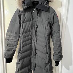 *STRICTLY COLLECTION ONLY*
Ladies Canada goose coat
In really good condition and has its original fur!
Canada goose have gone fur free now so this is a lovely addition
Worn a handful of times only
Dark grey colour in size medium
Purchased for over £900 when it was new
*STRICTLY COLLECTION ONLY*