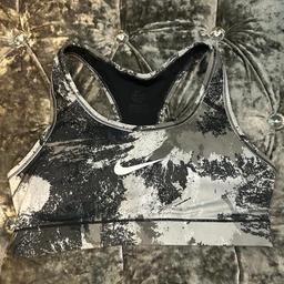 Woman’s new army style Nike sports bra size m *matching leggings available *