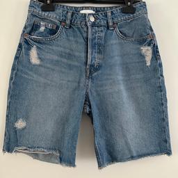 Vllt nur einmal getragen. 
zzgl. Versand 
#zerrissenejeans #h&m #jeans