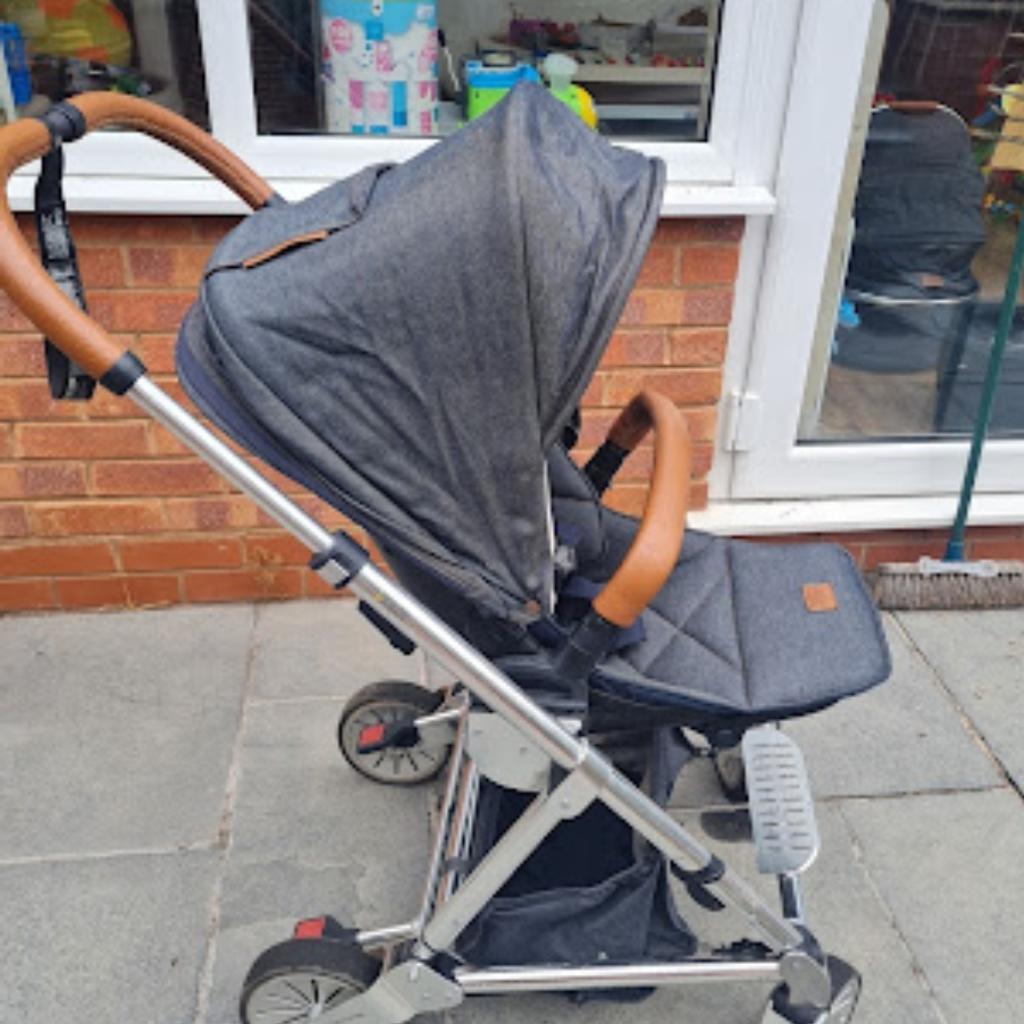 URBO 2 pram system - denim blue

Including:
Carrycot
Pushchair
Footmuff
Raincover
Pushchair comfort pad

Carrycot and footmuff excellent condition
Pushchair as expected some wear from daily use

Collection only
BROMSGROVE