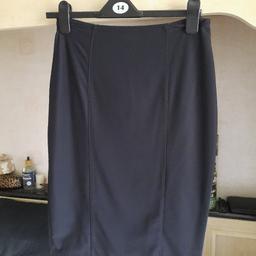 Bodycon pencil skirt size 12
only worn once