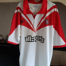 Saints RLFC signed shirt 2XL
this has been worn & has stains but cannot be washed or you would loose the signatures.
I am unsure from what year but can make out Edmundson, Andrews
