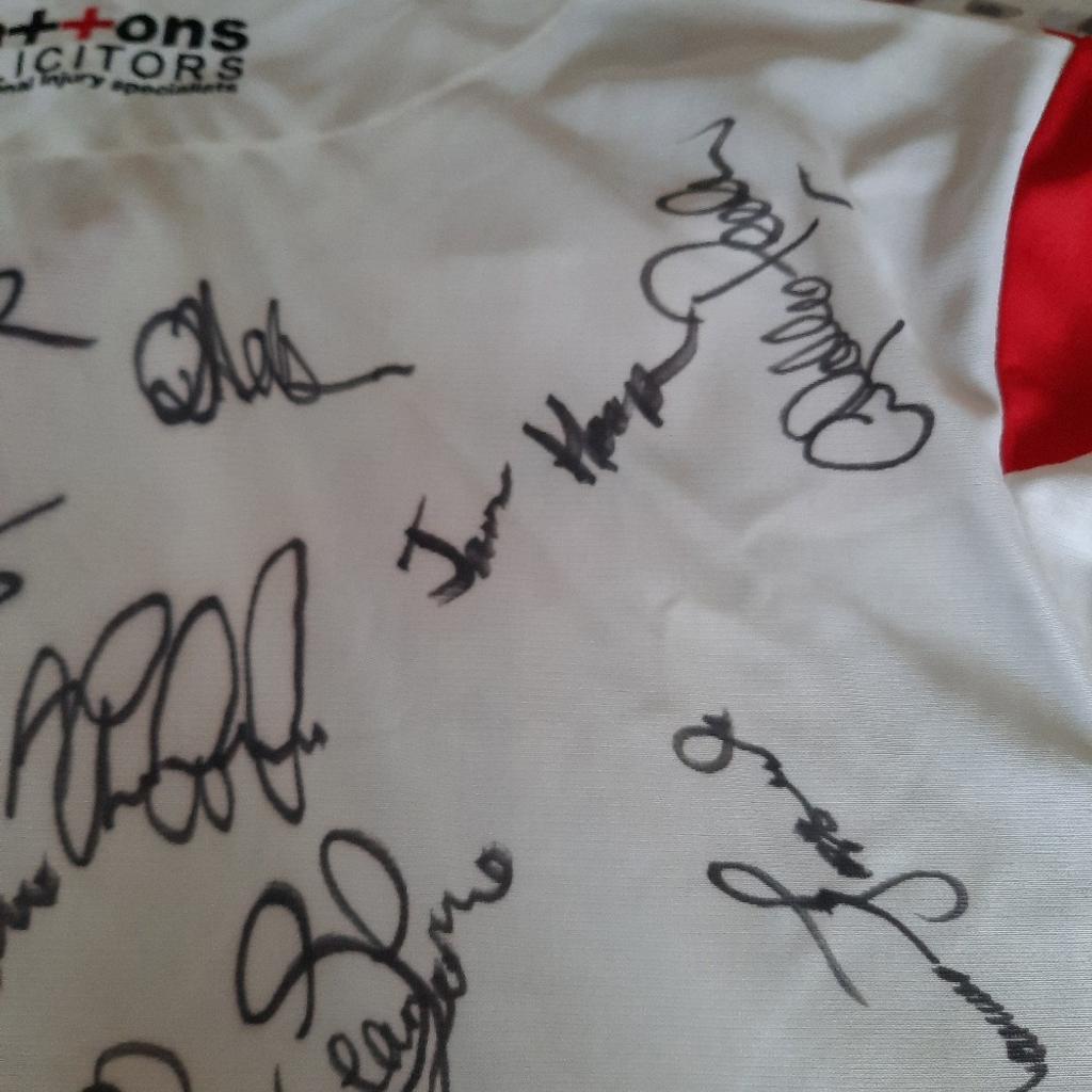 Saints RLFC signed shirt 2XL⁷
this has been worn & has stains but cannot be washed or you would loose the signatures.
I am unsure from what year but can make out Edmundson, Andrews