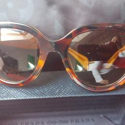DER TEUFEL TRÄGT PRADA!!!

wunderschöne Sonnenbrille von der Luxus Marke PRADA.