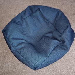 Bean bag cube measures approx 45cm²
only used a couple of times
Ideal for pets or small kids
free local delivery from Birmingham B9