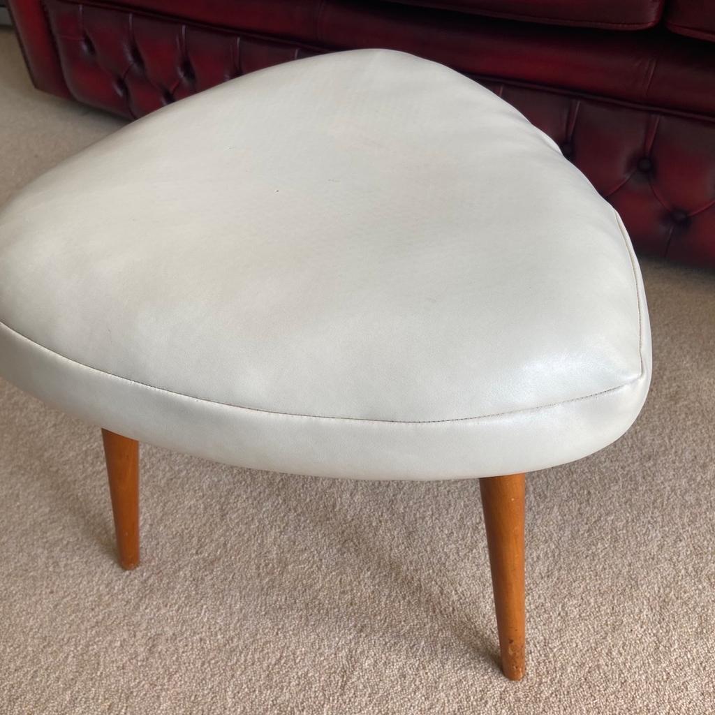 Antique three leg stool could be Early Ercol letters underneath Strandson L8 00137
Looks in fabulous unmolested condition appears to be leather! three tiny pin pricks on surface doesn’t detract from the beauty of this quality piece.
Reduced to sell