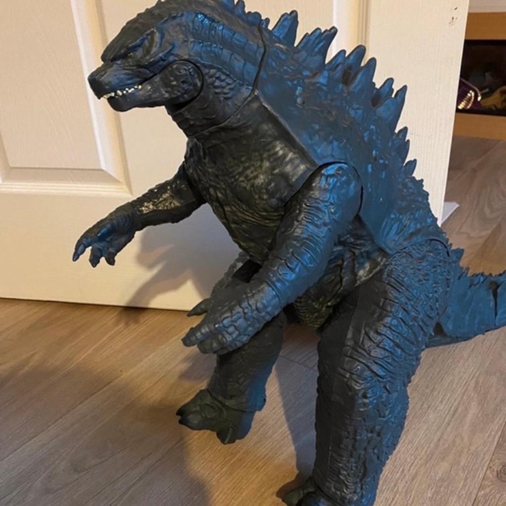 Giant Godzilla In B74 Birmingham Für 2000 £ Zum Verkauf Shpock De 8462